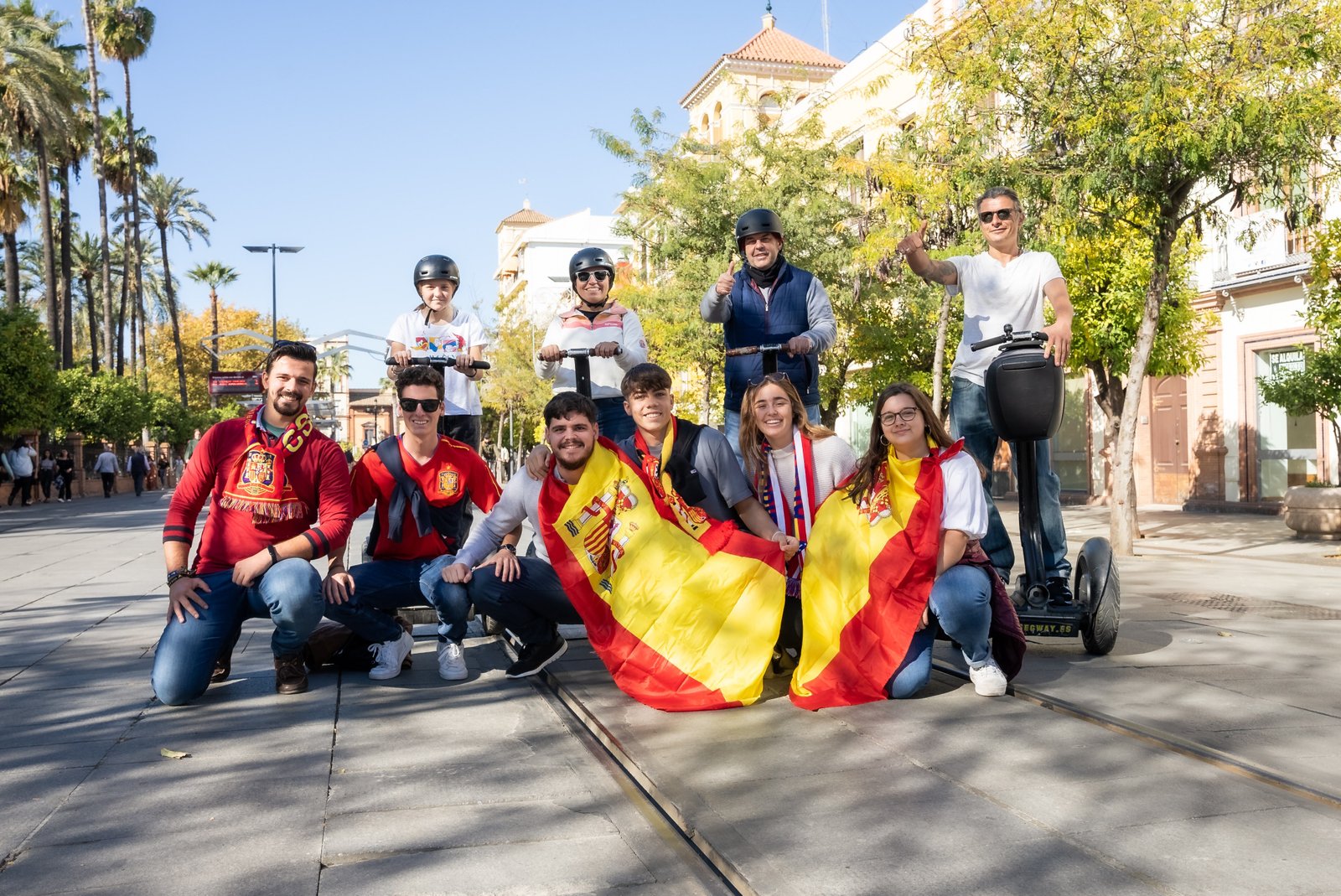Grupo de empresa en tour de Segway por Sevilla